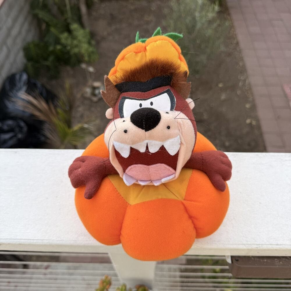 VTG 1997 Looney Tunes Taz Tasmanian Devil Halloween Pumpkin 9" Plush Toy ACE